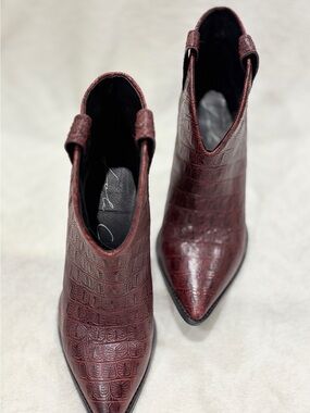 Lola Cruz Women's Burgundy Croc-Embossed Pointed Ankle Boots - Size 8